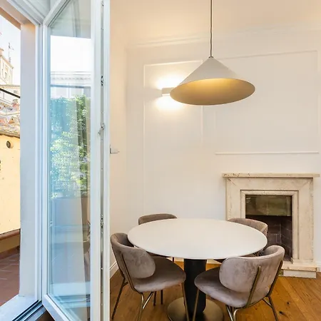 Trevi Terrace By In